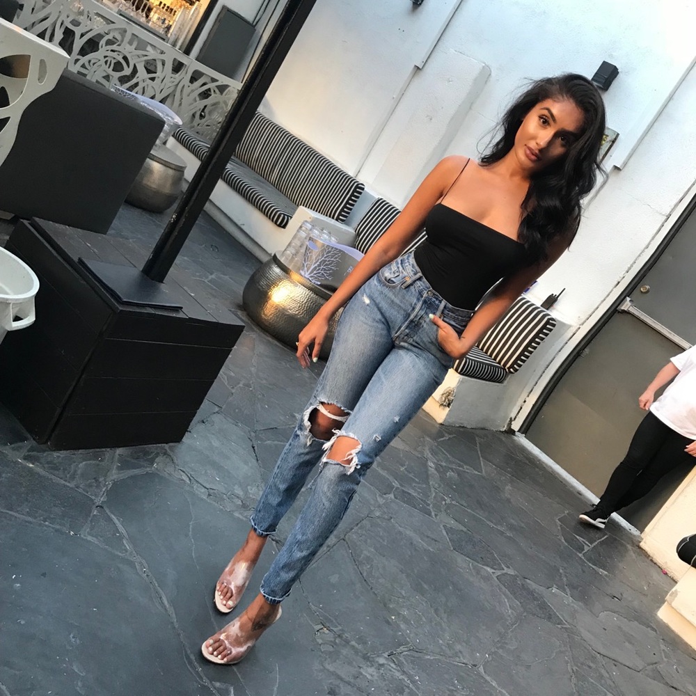 Meet your Posher, Nimi